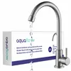 A stainless steel kitchen faucet with water flowing from it, placed next to its packaging box. Anteprima dell’immagine prodotto