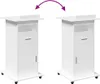 Two identical white podiums are shown side-by-side against a white background. An arrow graphic above them indicates movement or comparison. Anteprima dell’immagine prodotto