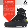 A product shot of a cross-country ski boot with marketing text in a red speech bubble. Produktbild-Vorschau
