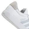A close-up view of the heel and side of a white Adidas sneaker. Produktbild-Vorschau
