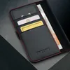Étui en cuir TORRO pour iPhone 17e/16e - Noir avec détails Voir les images du produit 3