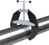 A pipe clamp tool is attached to a metal pipe. Náhled obrázku produktu