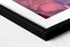 Blaue Abstraktion mit Rosa– Wandbild mit Rahmen – Gerahmtes Produktbild-Vorschau 3