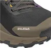 Close-up view of the toe area of a hiking shoe. Voir les images du produit