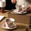Englische Vintage-Porzellantasse mit Rosenmuster und Produktbild-Vorschau 7