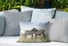 MuchoWow® Outdoor Kissen - Zebras - Gras - Schwarz - Weiß - Produktbild-Vorschau 4