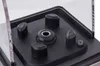 A close-up view of the base of a blender, showing the blade coupling and support pegs. Anteprima dell’immagine prodotto
