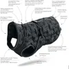 A black dog coat with various features highlighted by text and arrows. Produktbild-Vorschau