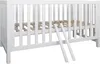 A white baby crib with wooden slats and a slatted base. Produktbild-Vorschau