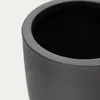 Kave Home Ciment Pot de fleurs de jardin noir diamètre 39 Voir les images du produit 6