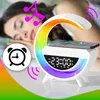 A woman sleeping in bed, with a bedside lamp that also functions as a wireless charger, Bluetooth speaker, alarm clock, and clock. Musical notes and sound waves are depicted around the lamp. Podgląd zdjęcia produktu