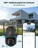 A security camera is shown in front of a modern house, with a smartphone displaying the camera's feed and controls. Produktbild-Vorschau