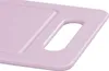 A close-up view of a pink plastic cutting board with a handle. Produktbild-Vorschau