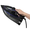 A hand holding a black and blue iron. Produktbild-Vorschau