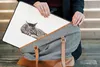 MuchoWow® Laptop Hülle 17 Zoll Laptoptasche Katze putzt Produktbild-Vorschau 7