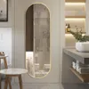 Livingandhome Ganzkörperspiegel in Kapselform mit goldenem Produktbild-Vorschau 3