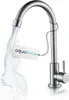 A stainless steel kitchen faucet with water flowing from it, and a small white device with text attached to the water stream. Anteprima dell’immagine prodotto