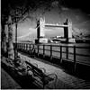 ARTland Glasbild London Am Ufer der Themse Größe: 30x30 cm Produktbild-Vorschau 1