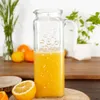Všestranný skleněný džbán s plastovým víčkem na nápoje Náhled obrázku produktu 2