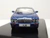 Jaguar XJ8 (X308) 1998 Modrá IXO 1:43 Voir les images du produit 11