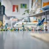 LEGO® City 60367 Passagiersvliegtuig Productafbeelding-voorbeeld 25