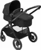 A black Maxi-Cosi Zelia 3 stroller with a bassinet attachment, shown from a side-front angle against a white background. Produktbild-Vorschau