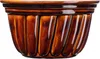 A close-up studio shot of a brown ceramic Gugelhupfform (Bundt pan). Voir les images du produit