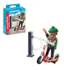 A Playmobil figure with an electric scooter and charging station, shown both in its packaging and as a separate set. Anteprima dell’immagine prodotto