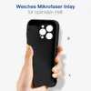 A hand holding a black phone case with a cutout for the camera lenses. Produktbild-Vorschau