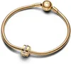 Clip-Charm mit Zirkoniasteinen, vergoldet, PANDORA Moments Produktbild-Vorschau 4