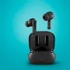 A pair of black wireless earbuds and their charging case are displayed against a bright blue background. Anteprima dell’immagine prodotto