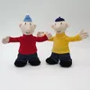 Two plush toys of characters Pat and Mat, standing side-by-side with arms outstretched. Produktbild-Vorschau