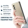 A hand holding a gold phone case with descriptive text overlays. Produktbild-Vorschau