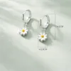 Damen Creolen Ohrringe Gänseblümchen Silberfarben Anhänger Produktbild-Vorschau 5