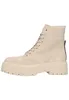 A side view of a beige lace-up boot with a thick sole. Produktbild-Vorschau