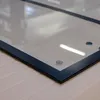 Nahaufnahme der Glasscheibe. Aufgedruckter, schwarzer Rand und ESG Stempel in schwarz Produktbild-Vorschau