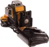 A Dewalt laser leveler and its charger are shown against a white background. Produktbild-Vorschau
