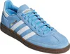A studio shot of a single Adidas sneaker. Anteprima dell’immagine prodotto