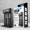 A product shot of a battery charger and its packaging. Anteprima dell’immagine prodotto