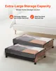 Two under-bed storage containers are shown in front of a bed, with text overlays highlighting features. Anteprima dell’immagine prodotto
