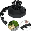 A roll of black flexible landscape edging and a bundle of black stakes are shown, with inset images demonstrating its use in a garden setting and how to install a stake. Náhled obrázku produktu