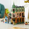 LEGO Icons Boutique-Hotel Gebäude mit 5 detailreichen Produktbild-Vorschau 3