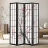 A four-panel folding screen with a Japanese cherry blossom design, set in a well-lit room with furniture. Anteprima dell’immagine prodotto