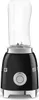 A studio shot of a black Smeg blender. Voir les images du produit
