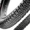 Close-up view of a bicycle tire with a detailed tread pattern. Anteprima dell’immagine prodotto
