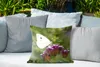 MuchoWow® Outdoor Kissen - Kohlweißling auf kleinen lila Produktbild-Vorschau 4