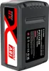 A close-up studio shot of a black and red power tool battery pack. Voir les images du produit