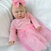 Muñeca de algodón de 60 cm, con los ojos cerrados, pelo Vista previa de la imagen del producto 6