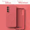 A split image showing two views of a red phone case. The left side shows the exterior of the case with a magnetic ring, and the right side shows the interior lining. Produktbild-Vorschau