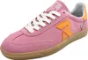 A studio shot of a pink sneaker with orange accents. Voir les images du produit